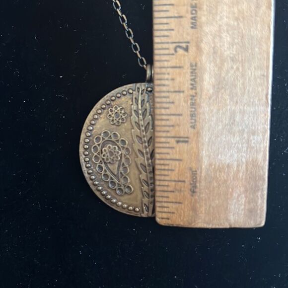 Handcrafted Round Pendant Necklace - Gold Tone - Picture 3 of 3